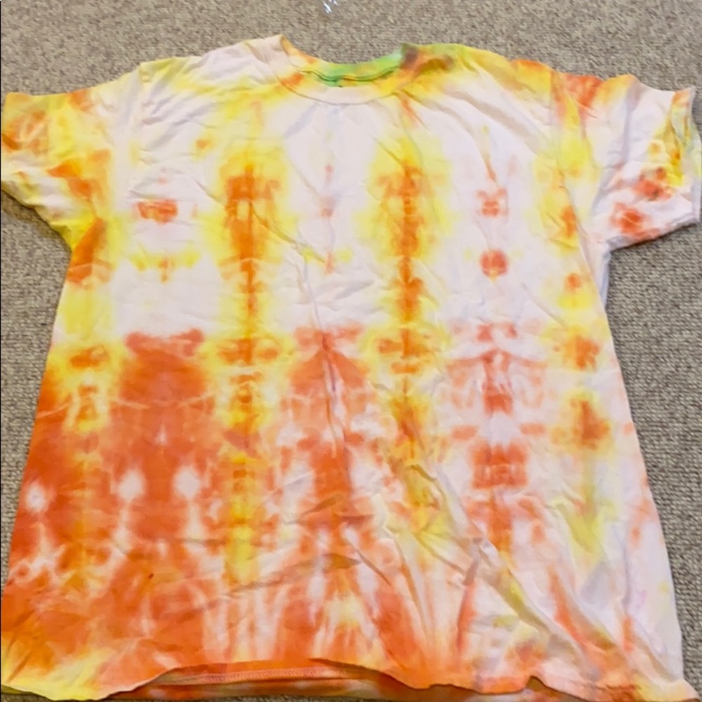 tie dye t shirt